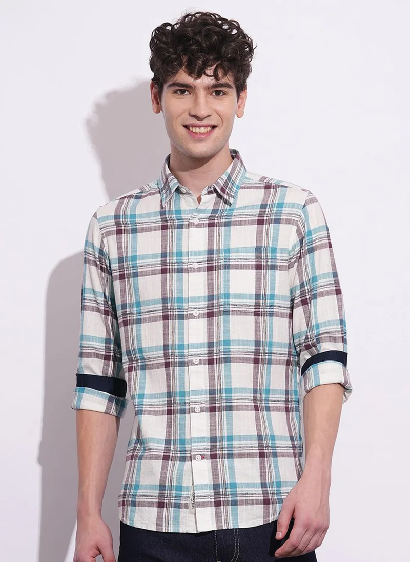 Men Classic Opaque Checked Casual Shirt