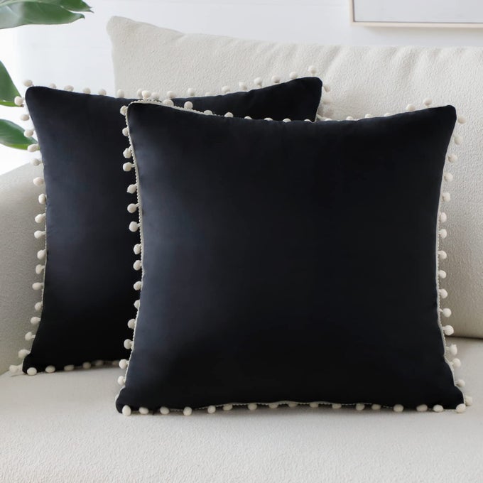 PACK OF 2 DECORATIVE CUSHION COVERS SOFT VELVET POMPOMS PILLOW COVERS WITH INVISIBLE ZIPPER SQUARE HOME DECOR THROW PILLOW CASES FOR SOFA BEDROOM LIVING ROOM 45X45CM BLACK