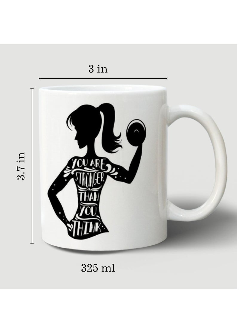 حكاية شمعة مج من السيراميك بطبعة تصميم "رياضة الجيم" بلون أبيض - Image 4