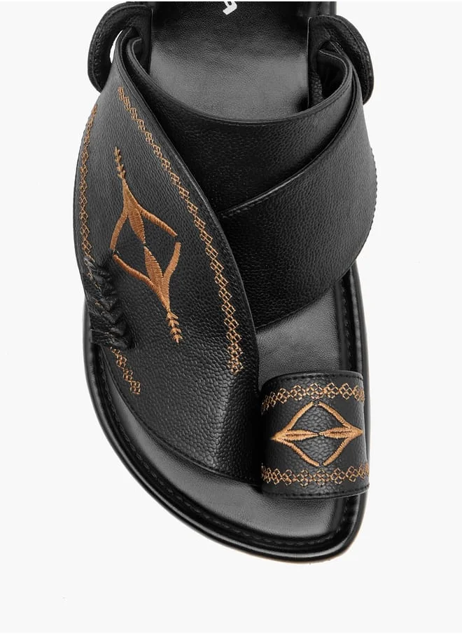 الواحة Men Embroidered Slip-On Arabic Sandals with Toe Loop