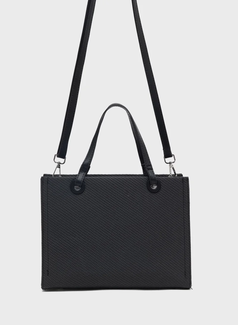 خزانة Textured Shoulder Bag