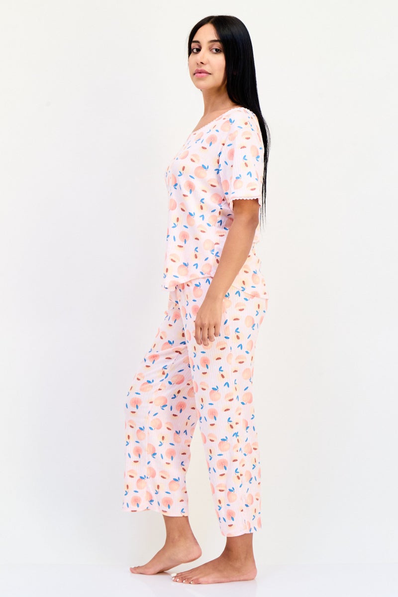 PJ Couture طقم بيجاما نسائي مكون من قطعتين بطبعة شاملة، متعدد الألوان - Image 3