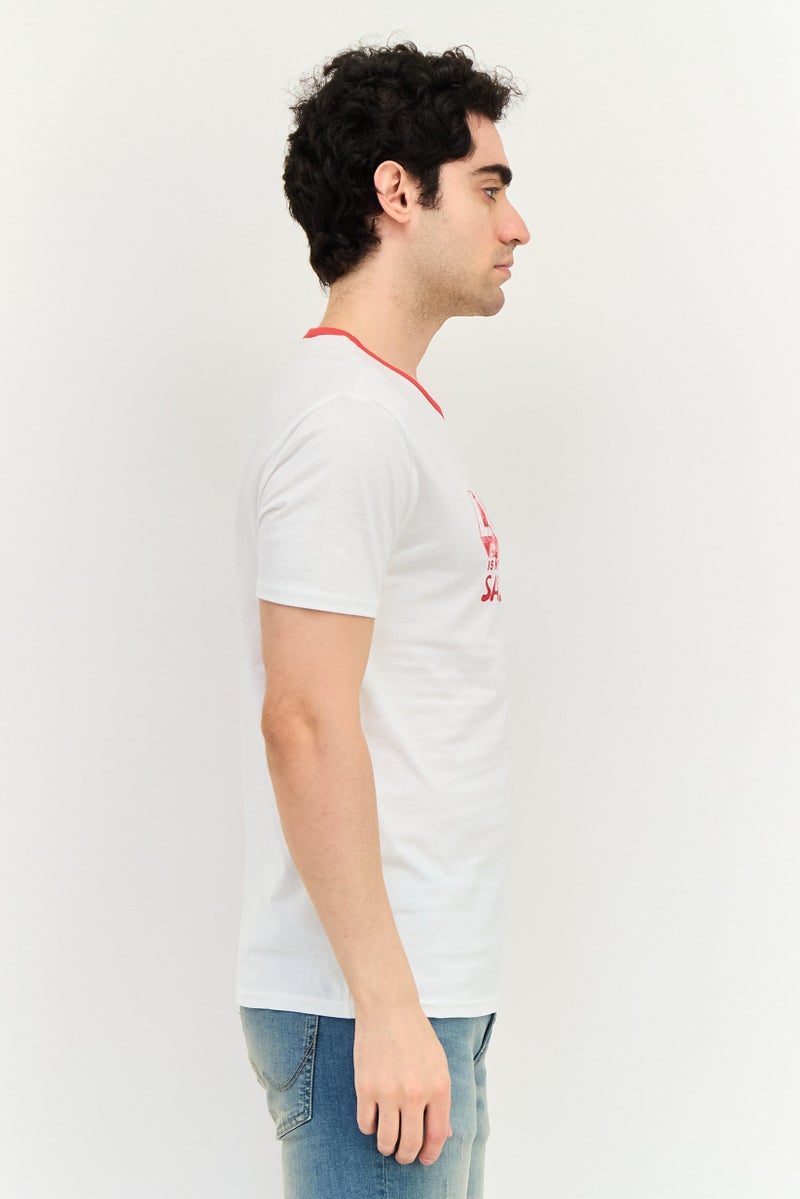 Levi's تي شيرت رجالي بأكمام قصيرة وياقة دائرية بطباعة جرافيك، أبيض - Image 4