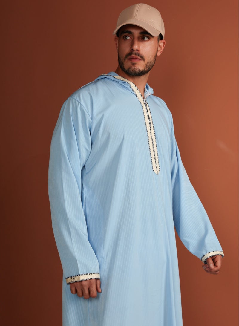ييجو من مريم Qamis AbdelRahmne – Sky Blue Hooded Men’s Qamis – Lightweight Zibda Fabric | Classic Omani Design | Thobes - Image 2
