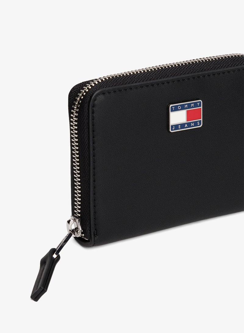TOMMY JEANS Cool Medium Zip Around - Image 3