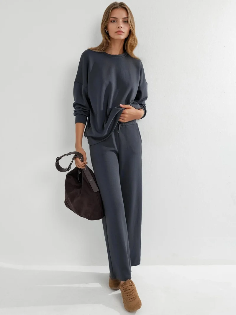 زوبعة طقم قطعتين من سويت شيرت بياقة دائرية وبنطلون واسع من مجموعة بيرسان