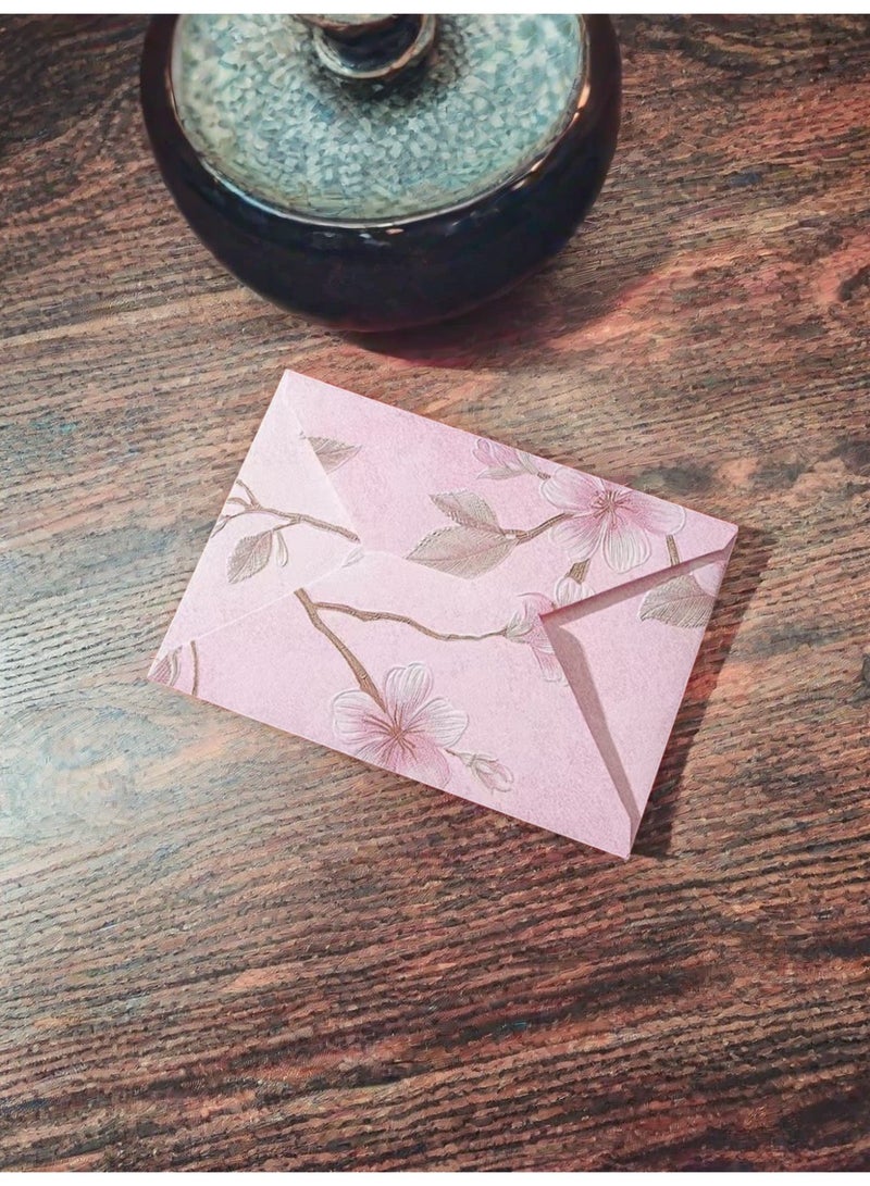 30pcs high-end vintage floral envelopes (pink) is decorated with embossed gold foil. The floral pattern features a 3D textured design and is perfect for weddings, Christmas, anniversaries, birthdays, New Year's Day, Valentine's Day, and other occasions, as well as everyday use. Made of high-quality paper, they're suitable for everyone. (Due to paper cutting, the placement of the flowers may be random.) - Image 5