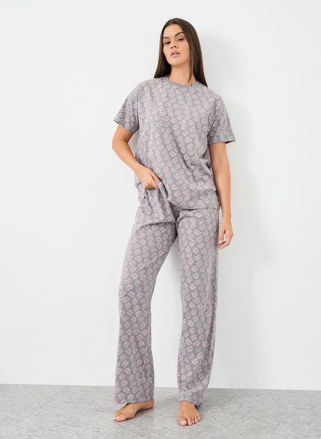 ستايلي طقم بيجاما من بنطال وتيشيرت بأكتاف منخفضة
