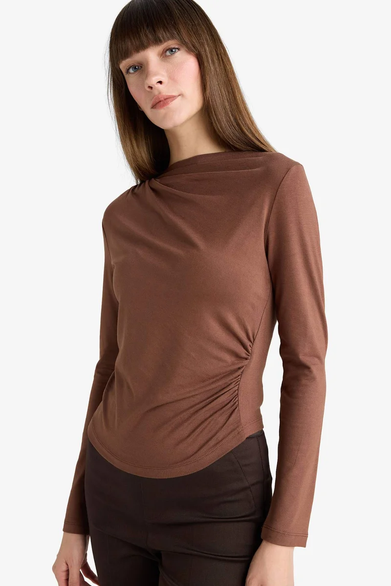 ديفاكتو Slim Fit Boat Neck Long Sleeve Blouse