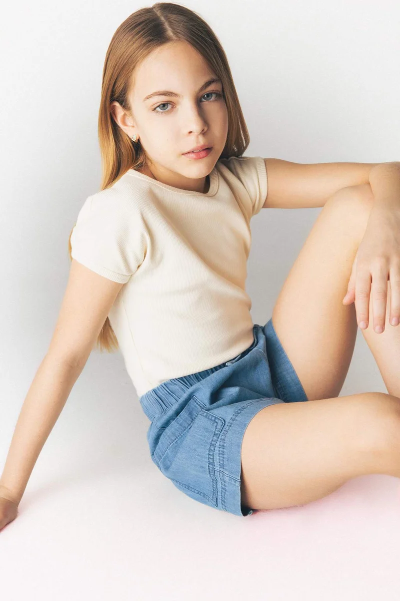 ديفاكتو Girl Slim Fit Crew Neck Basic Corduroy T-shirt