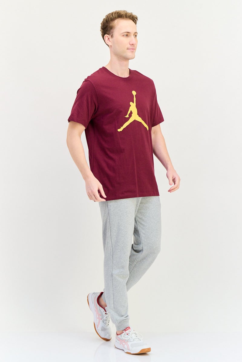 Nike تي شيرت رياضي للرجال بأكمام قصيرة مناسب في الهواء الطلق، مارون - Image 3