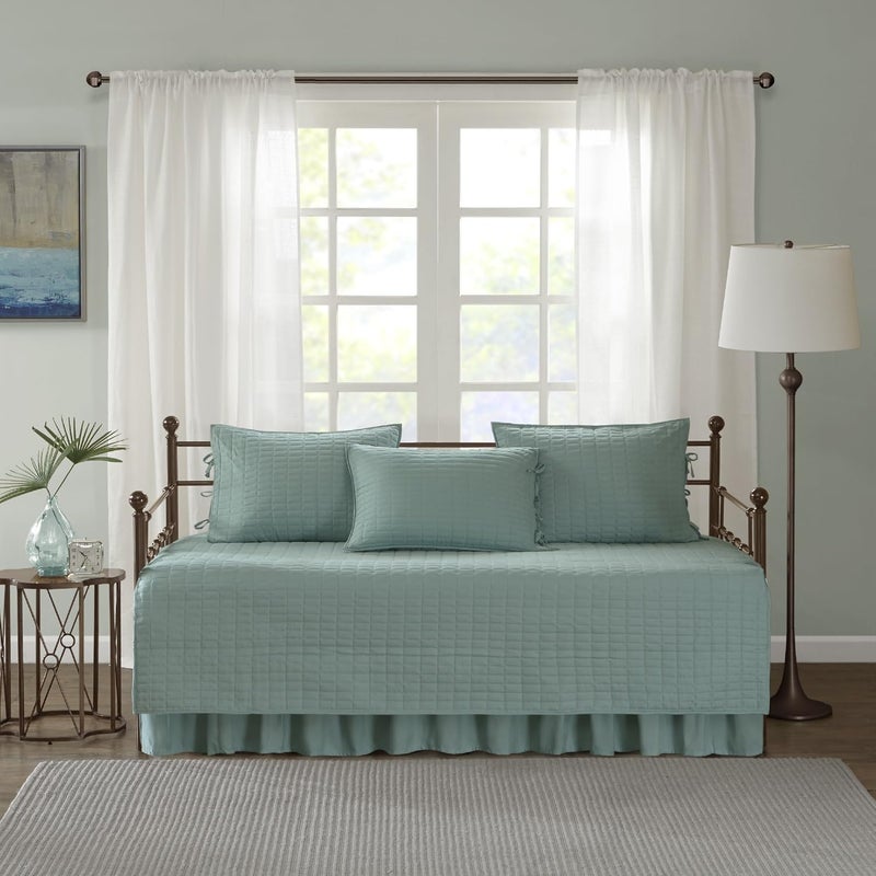 كومفورت سبيسيس غطاء سرير نهار Comfort Spaces - خياطة مزدوجة الجوانب فاخرة، فراش مريح لجميع الفصول مع تنورة سرير، وأغطية وسائد مطابقة، كيينا زبد البحر 75×39 بوصة، 5 قطع - Image 2
