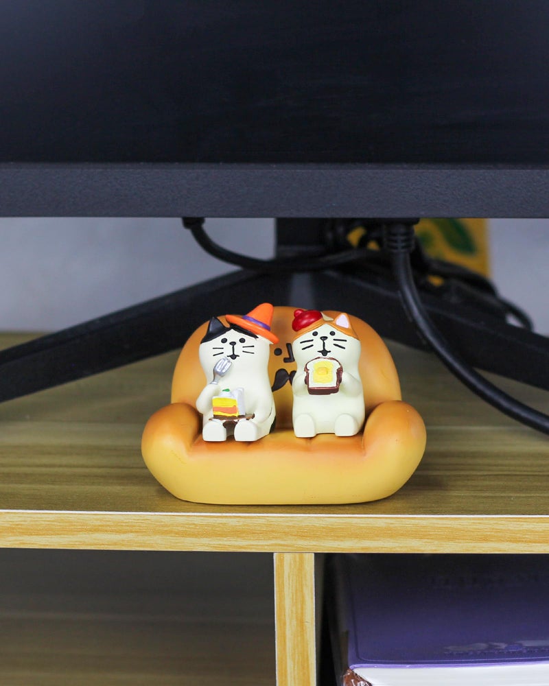Mevodeata 2Pcs Cute Mini Cat Figurine with Bread Sofa Resin Cat Figure for Office Home Decor - Cute Cat Gift for Cat Lovers - Image 3
