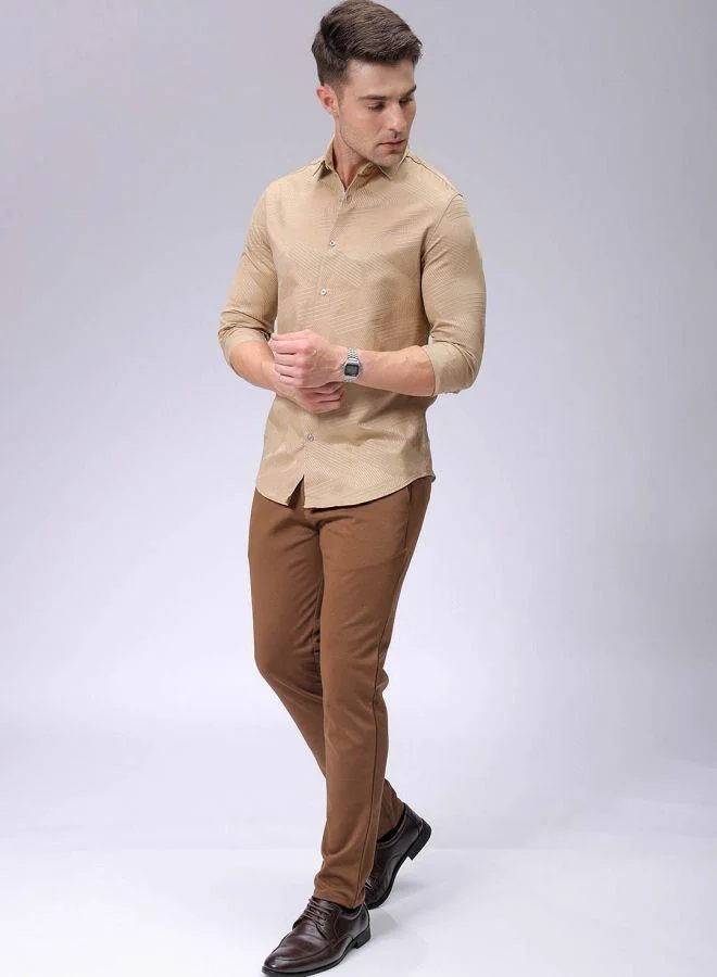 شركة المرآب الهندية Men Slim Fit Textured Solid Full Sleeves Cutaway Collar Party Wear Shirt