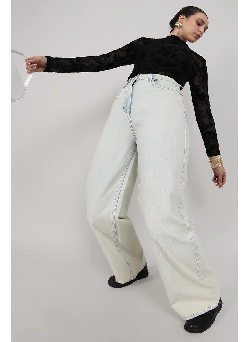 Campus Sutra Women's Light Blue Ombre-Wash Denim Jeans