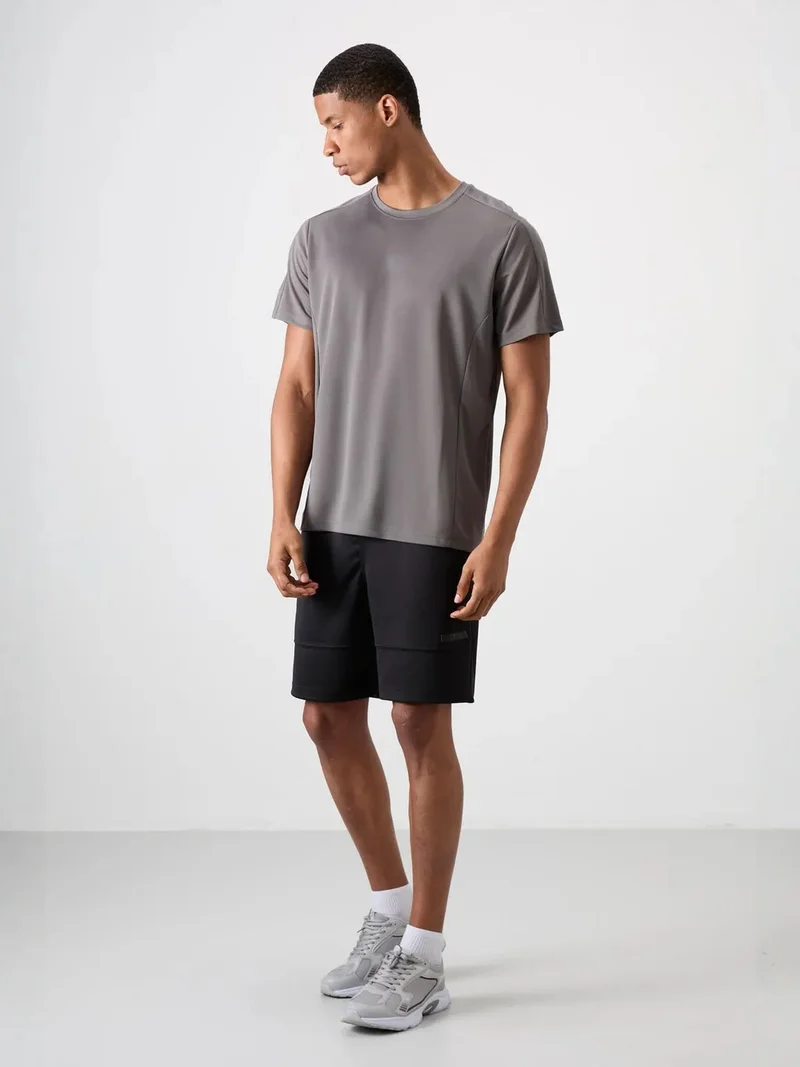 تومي لايف TOMMY Men's Solid Crew Neck Short Sleeve T-Shirt