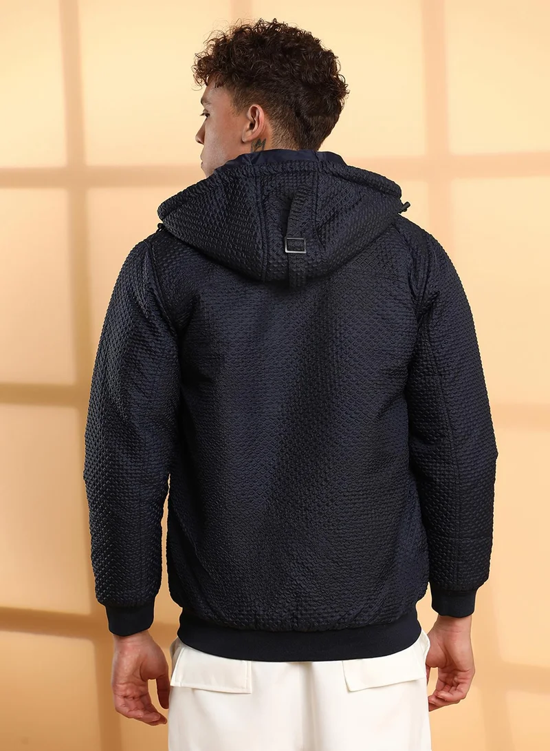 كامبوس سوترا Men's Navy Blue Self-Design Diamond Puffer Jacket With Fleece Hood