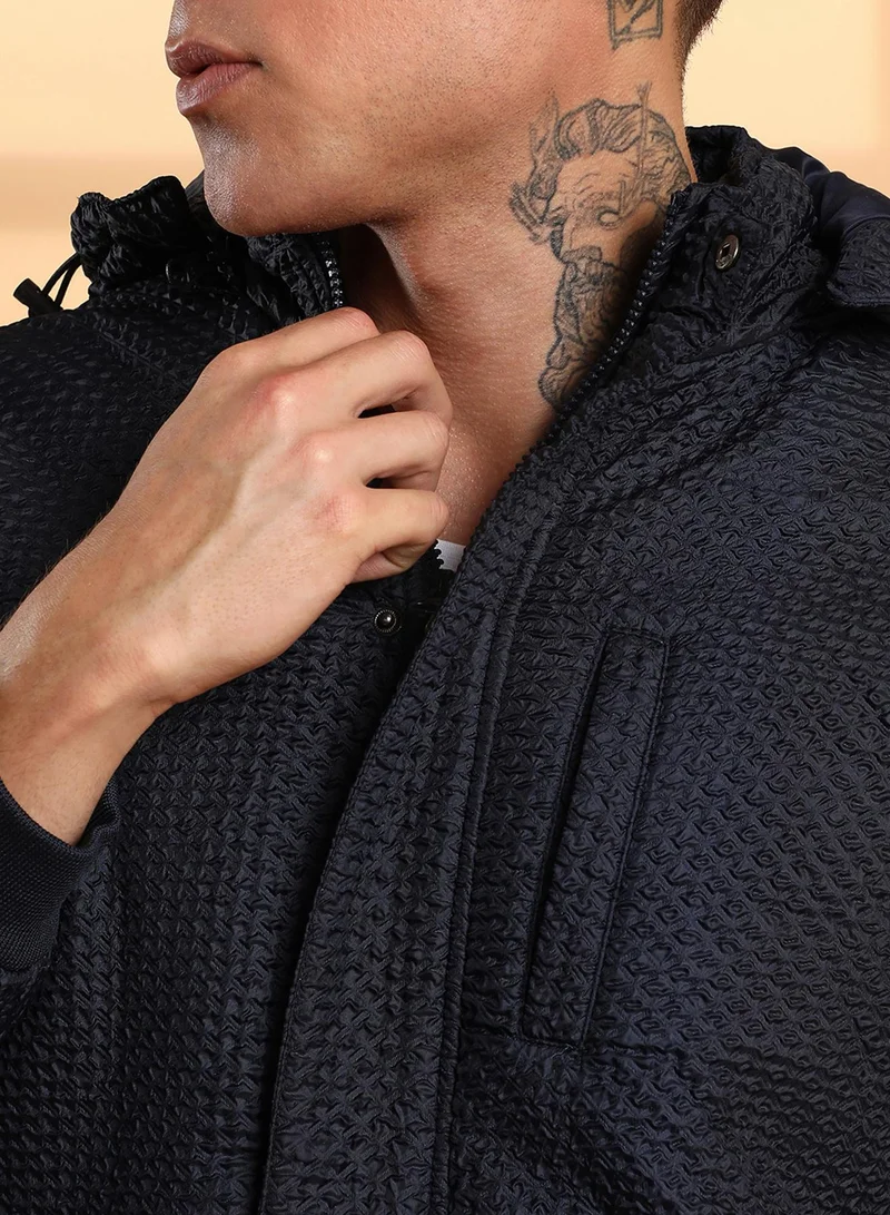 كامبوس سوترا Men's Navy Blue Self-Design Diamond Puffer Jacket With Fleece Hood
