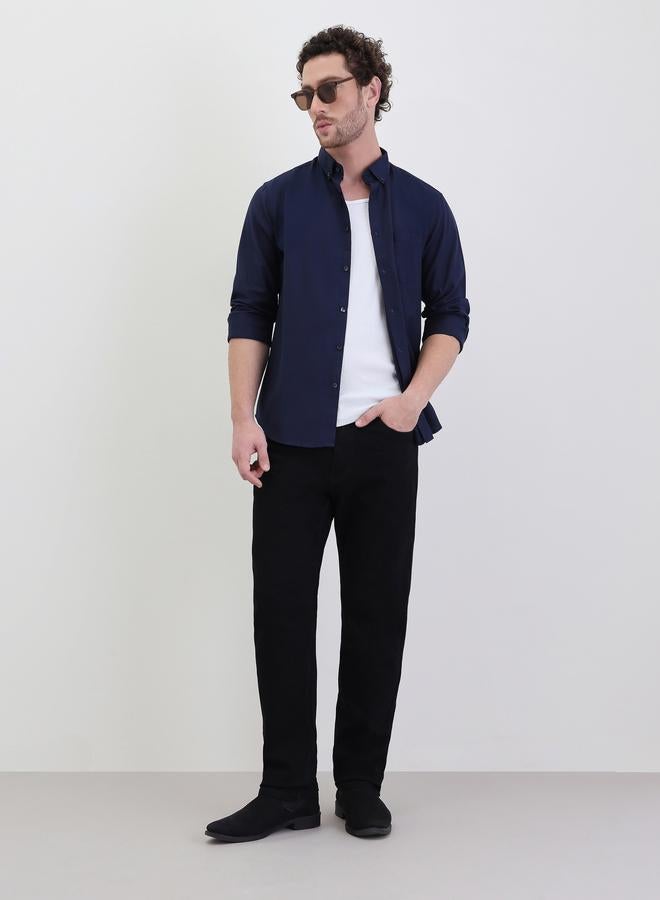 ستايلي قميص أوكسفورد بلون سادة بقصة عادية وياقة مفتوحة - Image 2