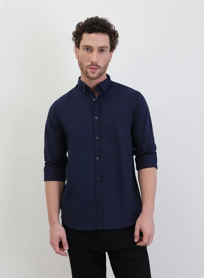 ستايلي قميص أوكسفورد بلون سادة بقصة عادية وياقة مفتوحة