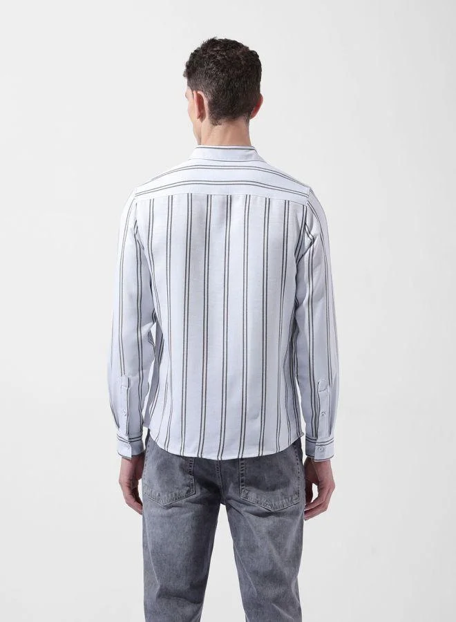 شركة المرآب الهندية Men Regular Fit Striped Cutaway Collar Full Sleeves Shirt