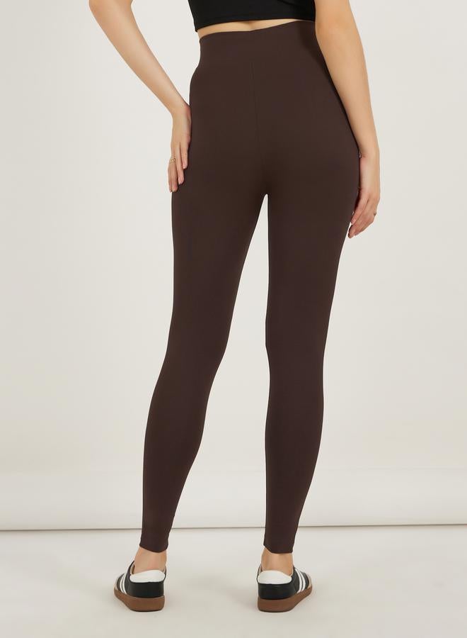Styli Criss-Cross Waistband Ankle Length Leggings - Image 4