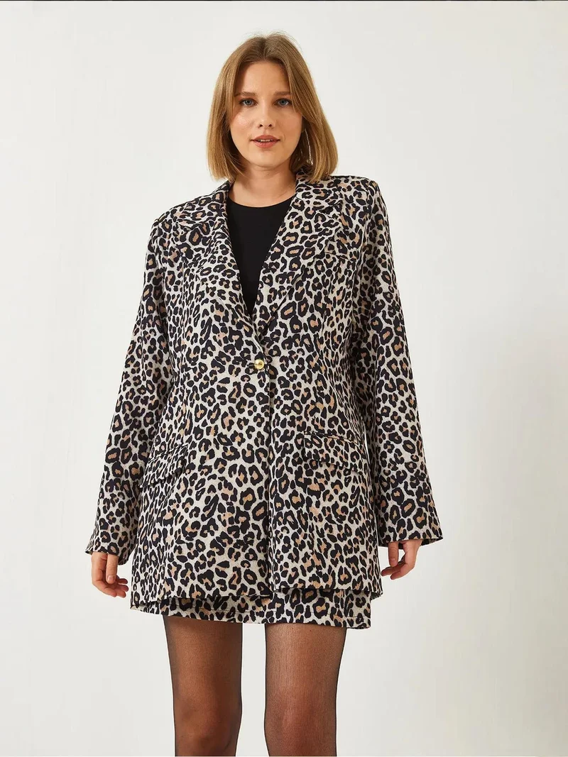 LUCCI Shawl Collar Two-Piece Crepe Set with Pocket