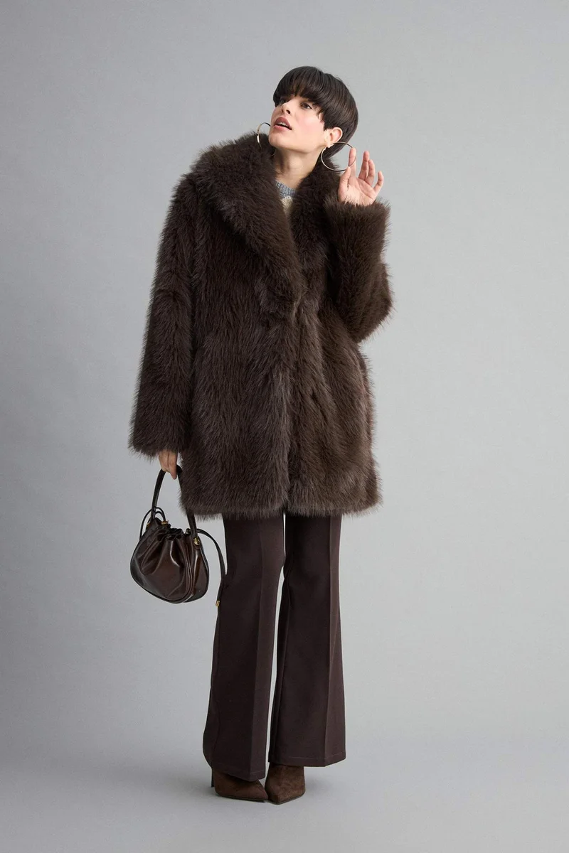 ديفاكتو Regular Fit Zippered Faux Fur Jacket
