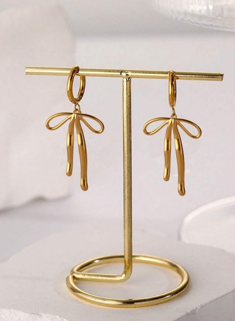 إيكوال حلق اذن نسائي من الاستانلس ستيل أنيق وعالي الجودة باللون الذهبي - Image 3