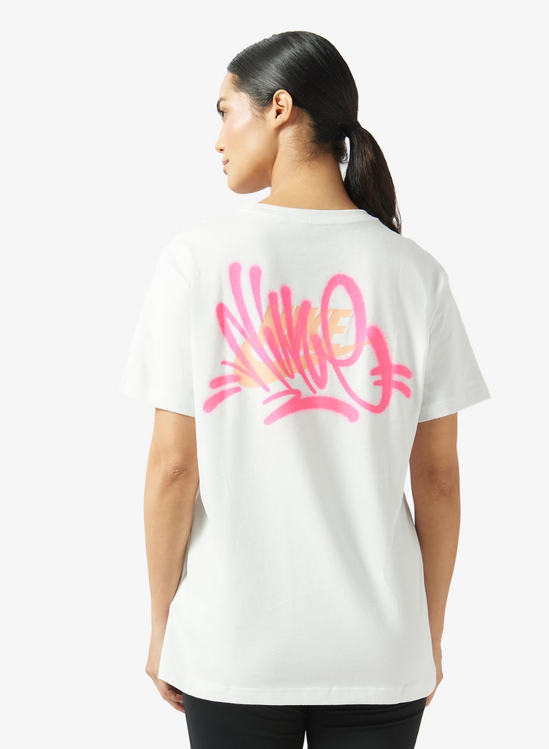 Nike Classic Boyfriend Graphic T-Shirt - Image 1