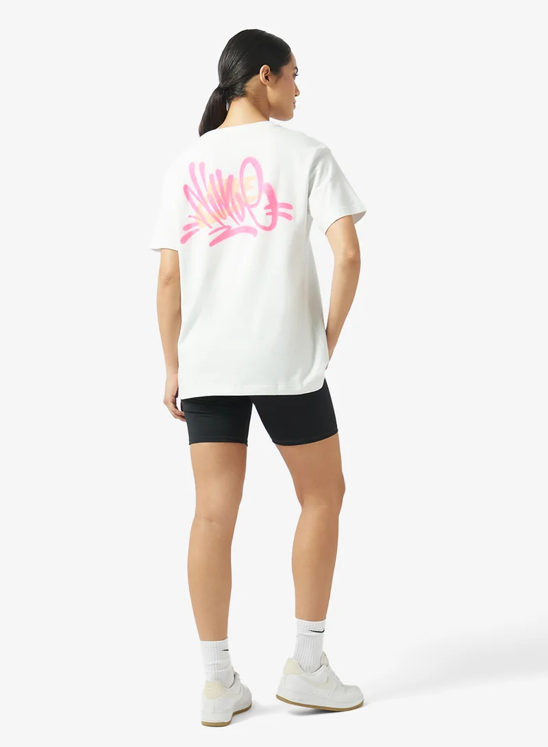 Nike SUMMIT WHITE Classic Boyfriend Graphic T-Shirt for Women | Best Price UAE