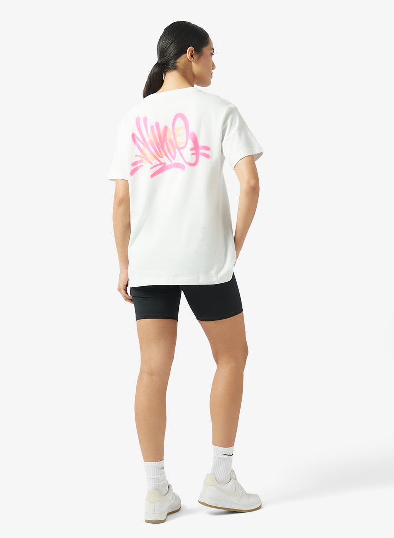 Nike Classic Boyfriend Graphic T-Shirt - Image 4