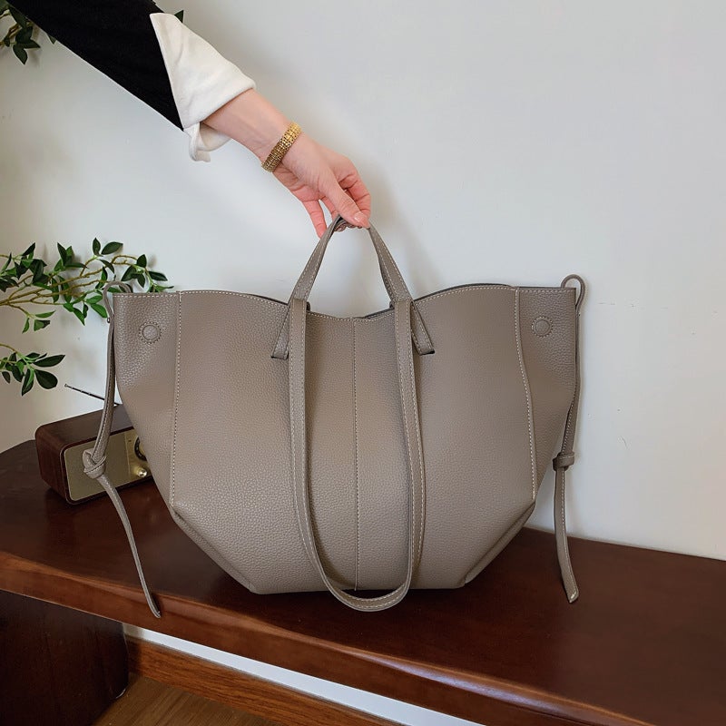 French Niche Design Portable Tote Bag Large Capacity Shoulder Bag Women'S All-Match Commuter Wings Bag - Image 3