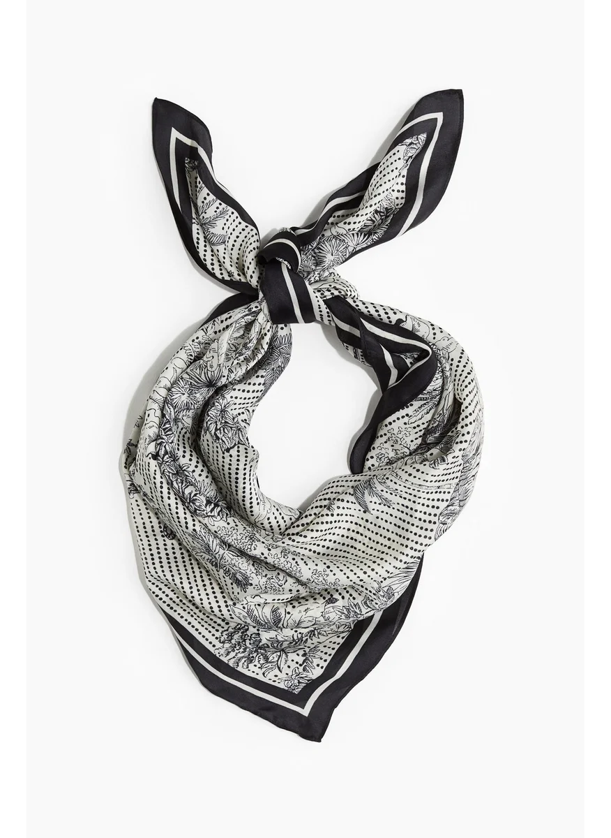 اتش اند ام Patterned Scarf