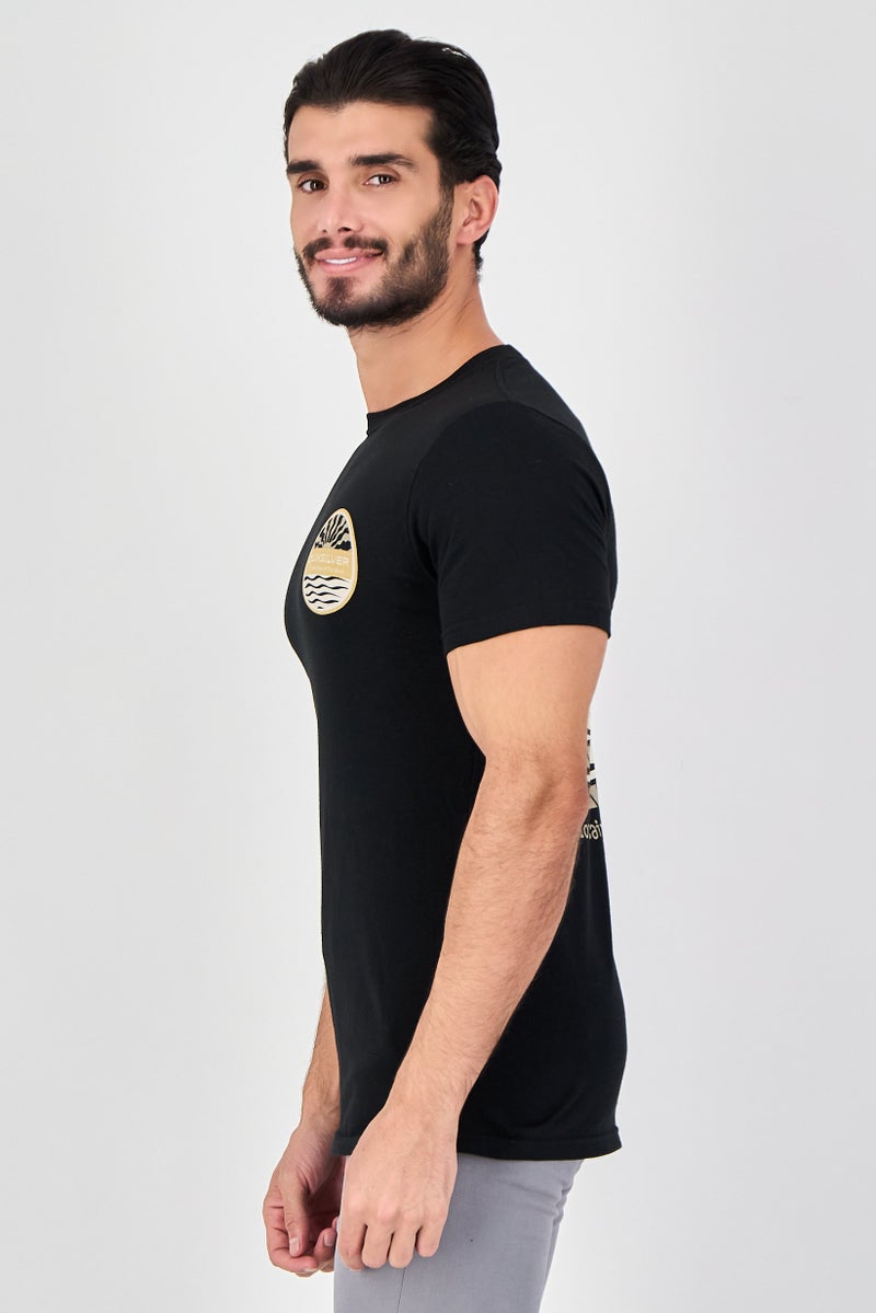 QUIKSILVER تي شيرت رجالي بأكمام قصيرة وياقة دائرية بشعار العلامة التجارية، أسود - Image 4