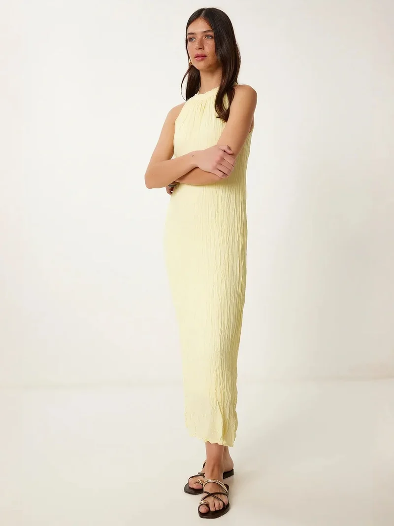 السعادة في إسطنبول ISTANBUL Textured Midi Dress with Halter Collar