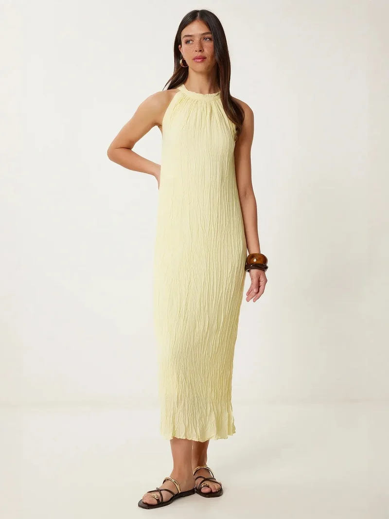 السعادة في إسطنبول ISTANBUL Textured Midi Dress with Halter Collar