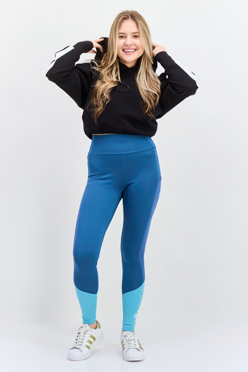 PUMA بدلة رياضية نسائية بأكمام طويلة مناسبة للخارج مع غطاء رأس، سوداء - Image 4