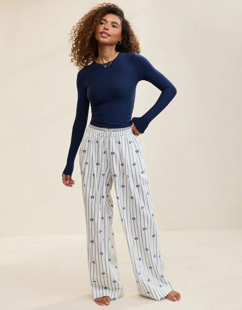 آري من امريكان ايجل تي شيرت بأكمام طويلة وقبة دائرية من نسيج سموذيز