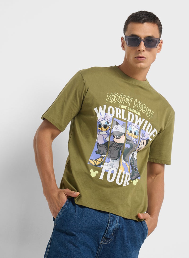 ديزني تيشيرت رجالي بقصة واسعة بياقة دائرية - Image 1