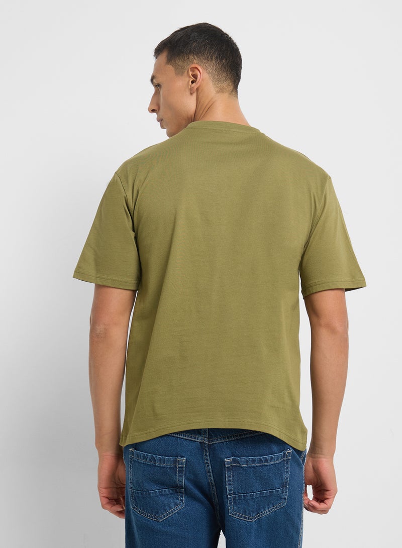 ديزني تيشيرت رجالي بقصة واسعة بياقة دائرية - Image 2