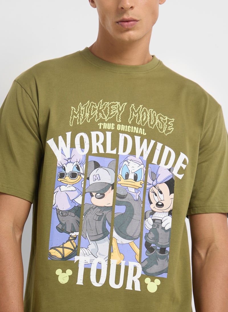 ديزني تيشيرت رجالي بقصة واسعة بياقة دائرية - Image 3