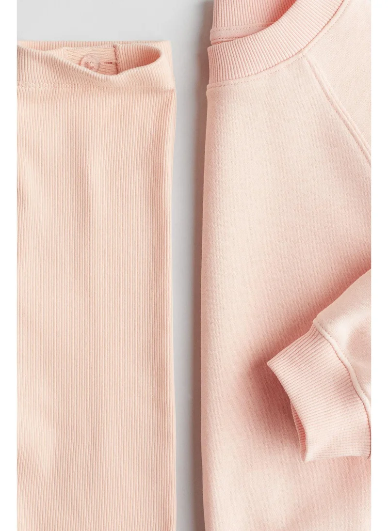 H&M 2-piece sweatshirt and leggings set