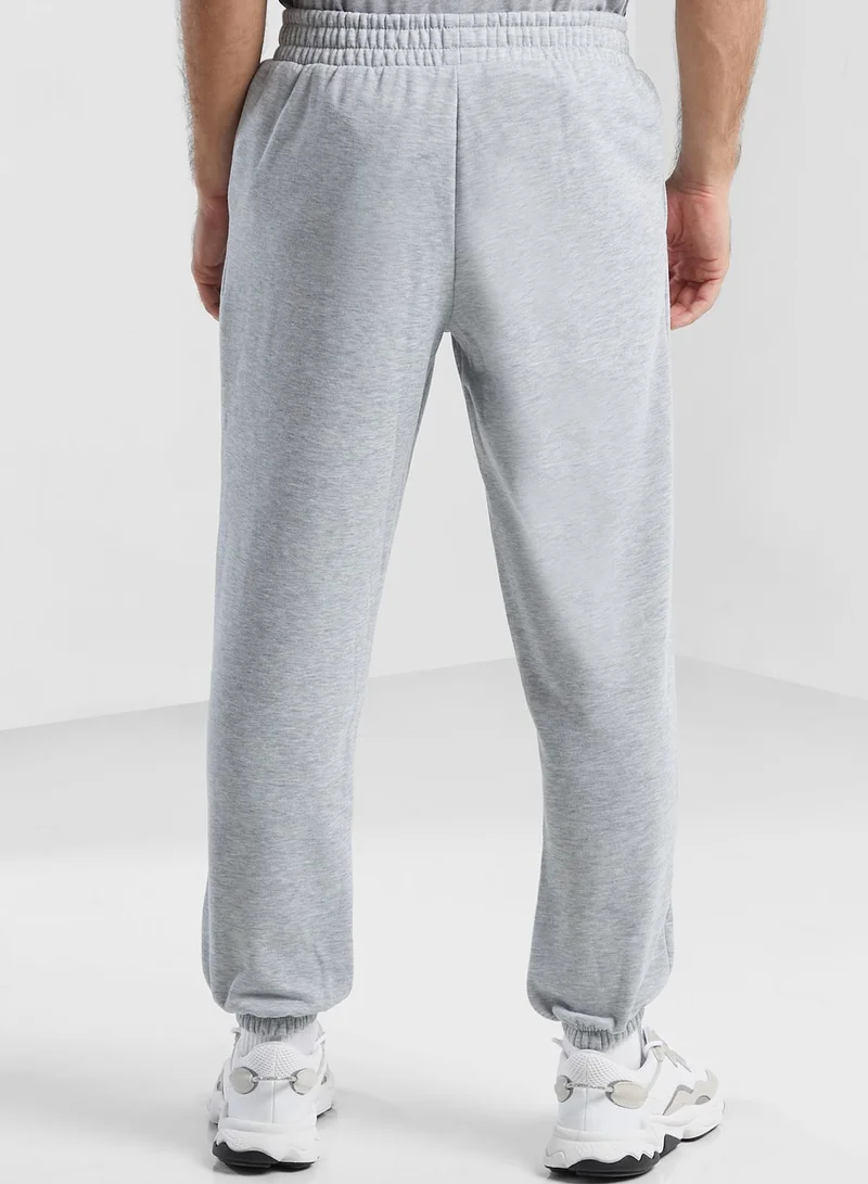 The Giving Movement The Regular Fit Classic Sweatpants