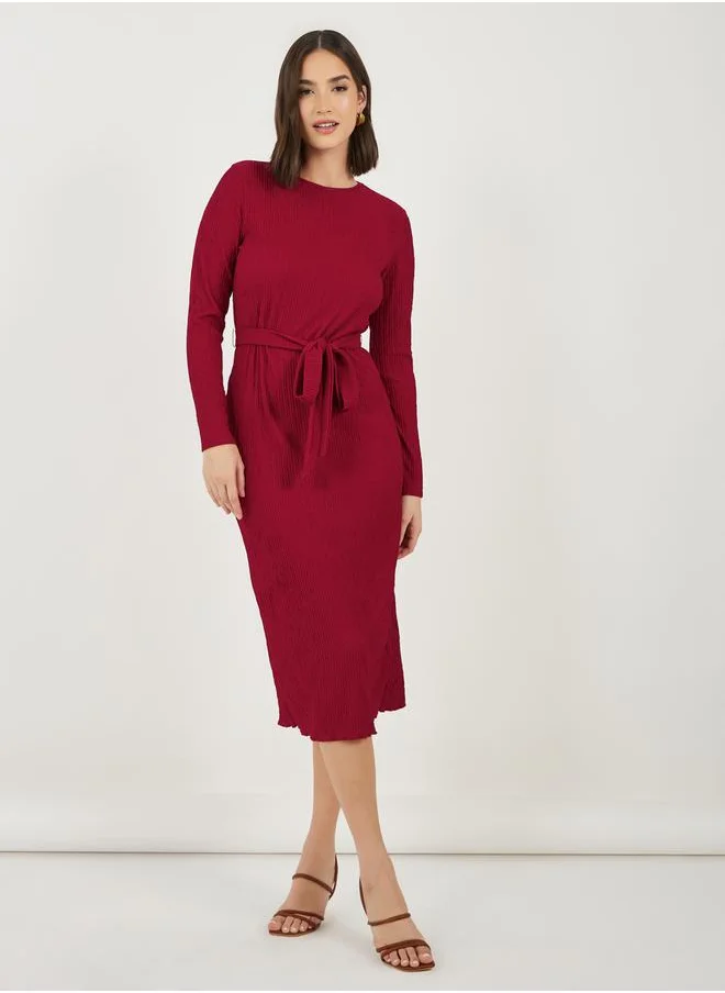 ستايلي Textured Bodycon Midi Dress with Tie-Belt