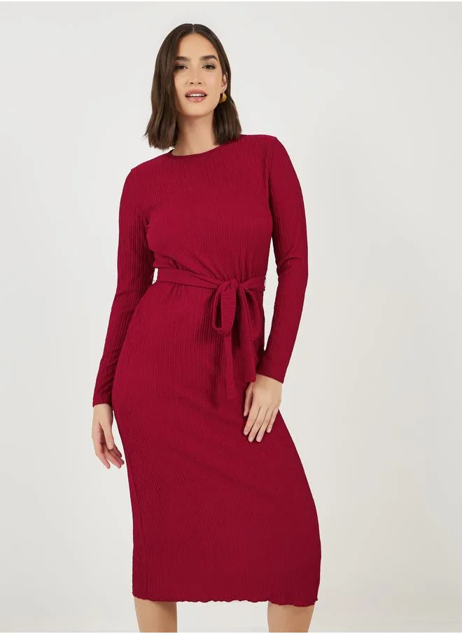 ستايلي Textured Bodycon Midi Dress with Tie-Belt