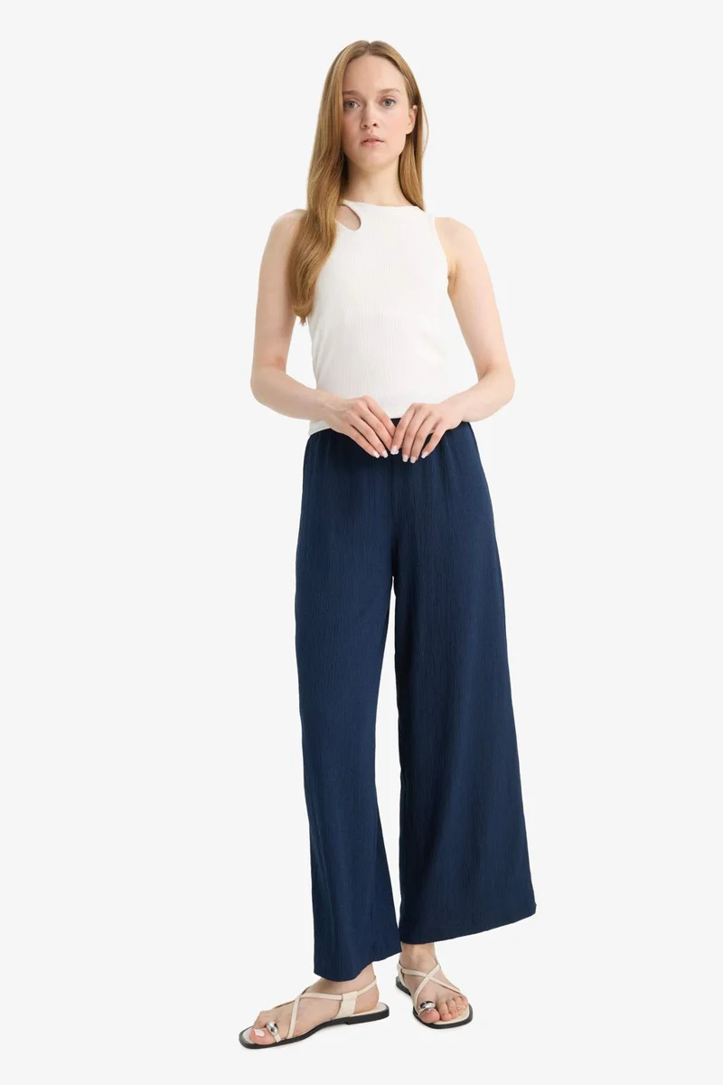 ديفاكتو Regular Hem Trousers