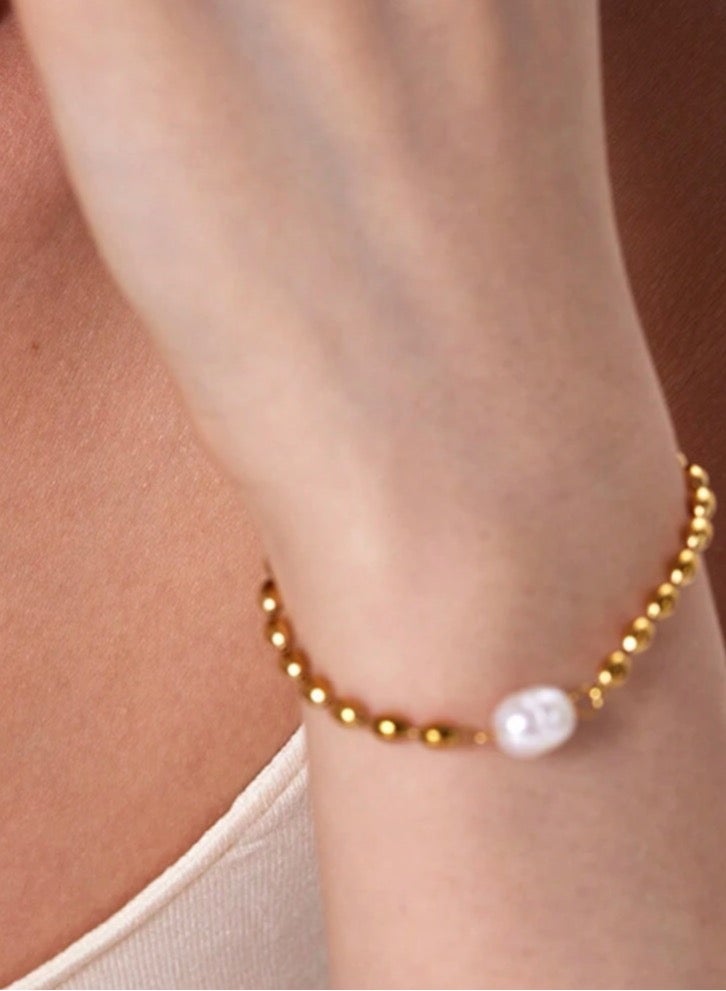 Elegant 18K Gold Plated Bracelet For Women - Image 1