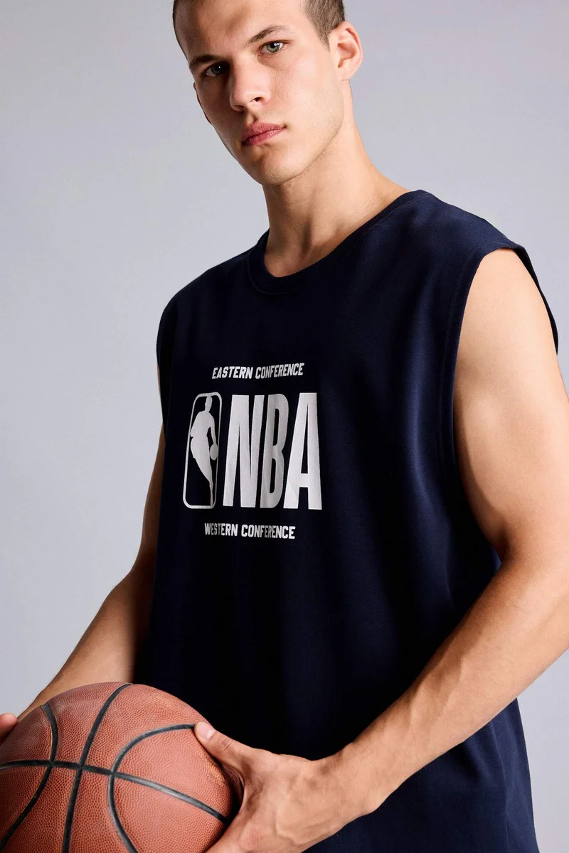 ديفاكتو Boxy Fit Sleeveless NBA Licensed Tank Top