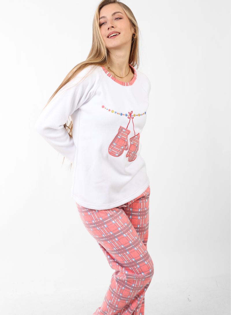 zecotex  Christmas Spirit in Every Stitch – Festive Fular Pajamas for Ladies and Girls  - Image 5